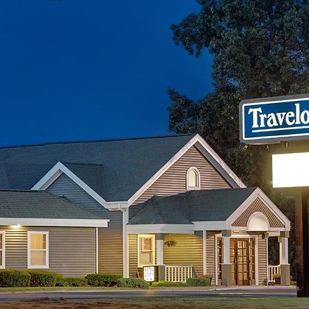 Travelodge By Wyndham Iowa City Exterior photo